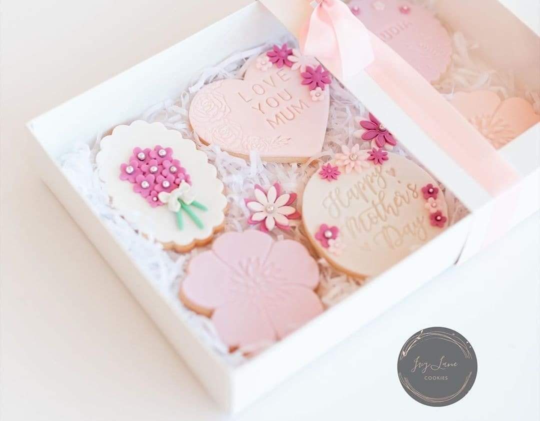 15.5 x 15.5 x 3cm Small Cookie Dessert Box with Slide Cover & Clear Window - Gloss White