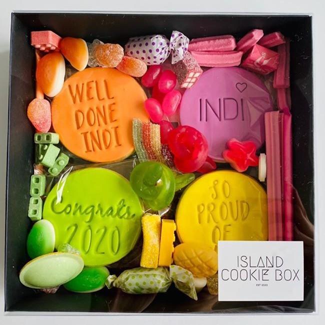 18 x 18 x 5cm Medium Cookie Dessert Box with Clear Slide Cover - Black Designer Range