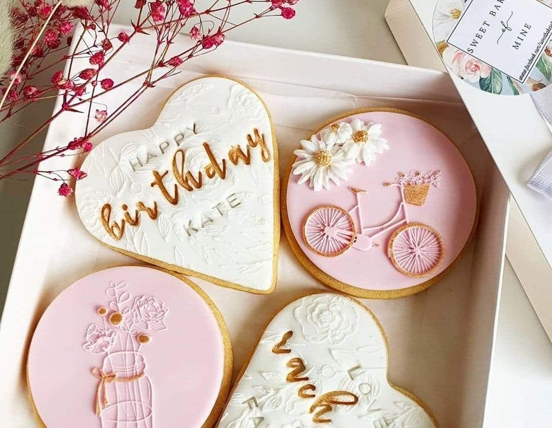 18 x 18 x 5cm Medium Cookie Dessert Box with Slide Cover & Clear Window - Gloss White