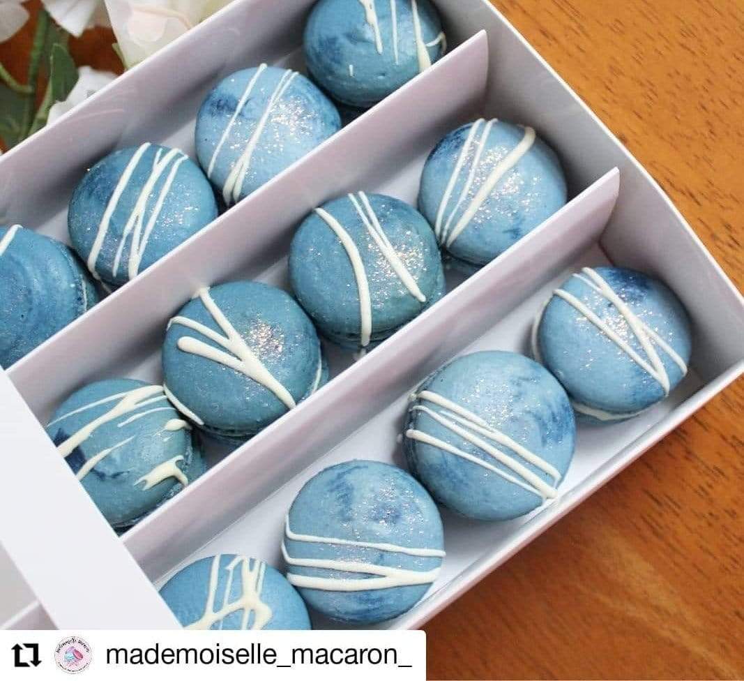 24 Macaron Dessert Box with Slide Cover & Clear Window - Gloss White